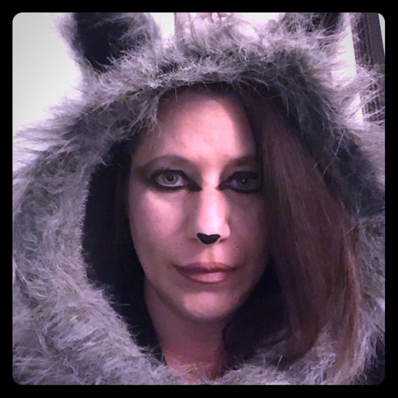 Meet your Posher, Sara - Picture 1 of 2